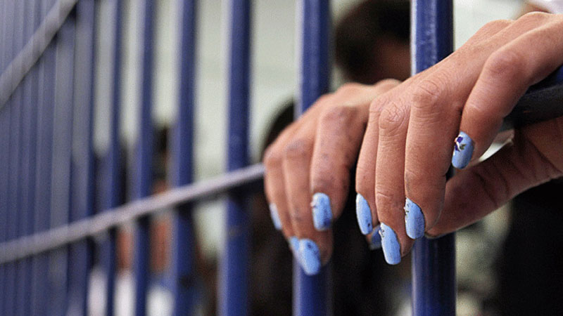 توقيف زوجة سفير عربي في عمان اشتكى عليها لتعنيفها طفلهما أكثرمن مرة